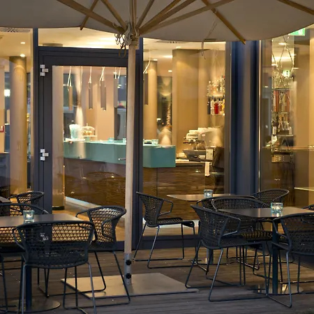 Motel One Muenchen-Westend-3